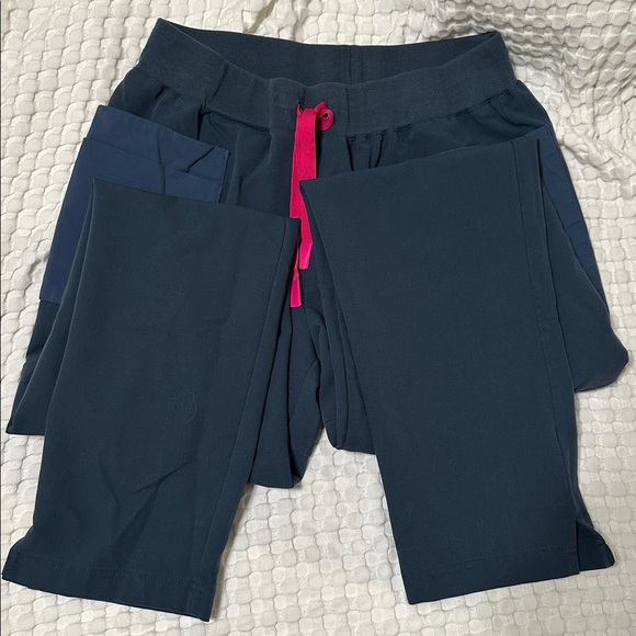 Limited Edition Figs Dark Harbor Scrub Set - Picture 6 of 12